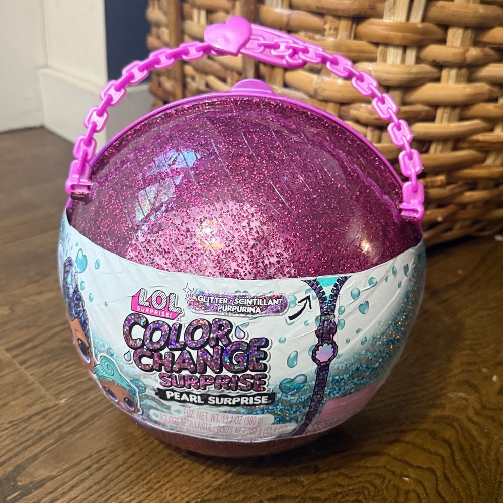 L.O.L. Surprise! Color Change Pearl Surprise - Pink - Picture 3 of 3